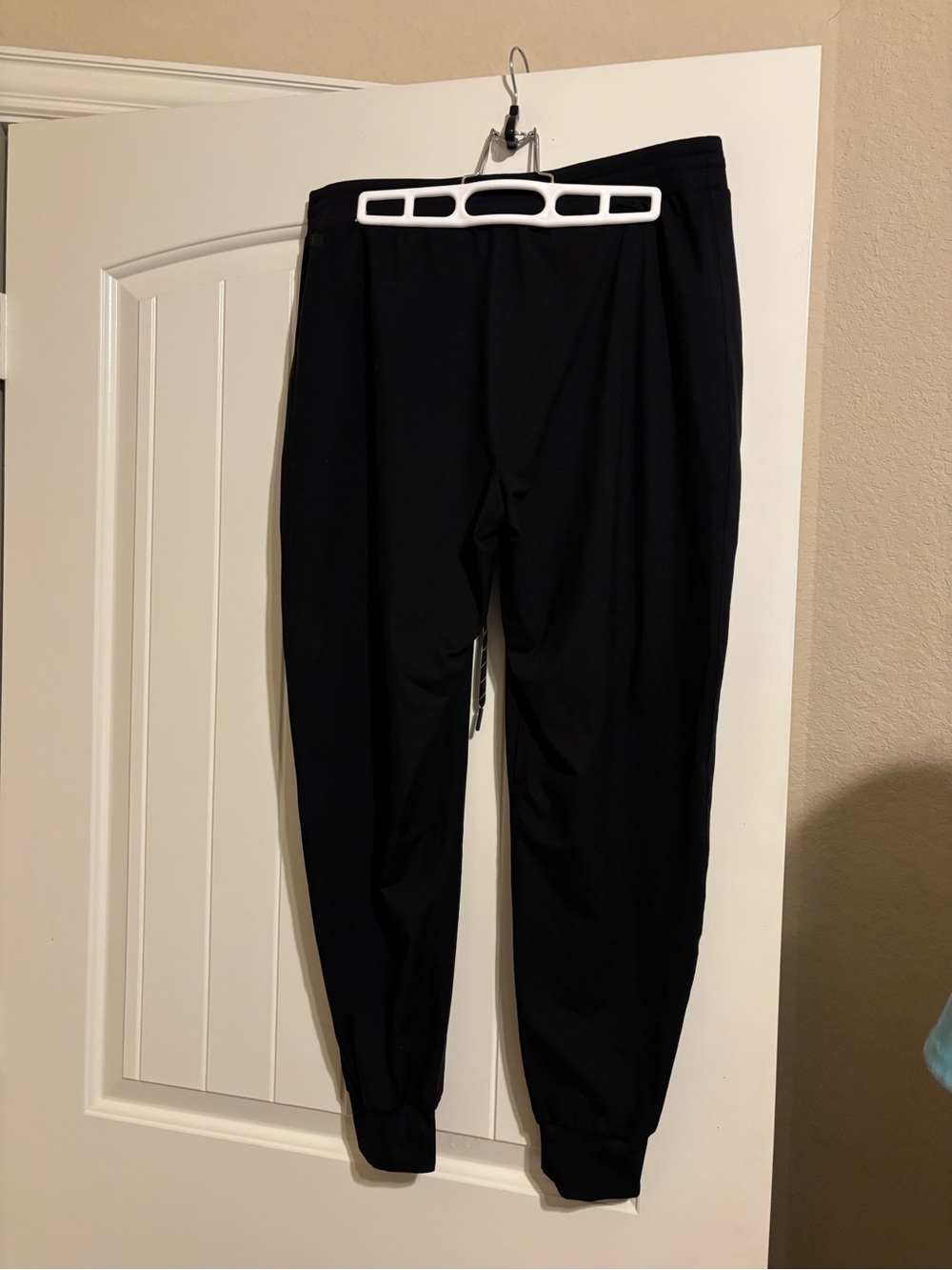 Sleek Black Athletic Joggers with Cuffed Ankles